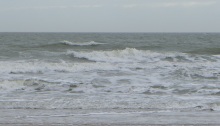 Das Meer, Wellen rollen an den Strand